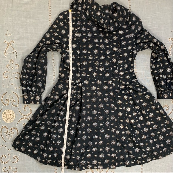 Retro vintage style floral coat with plaid lining - Picture 11 of 16